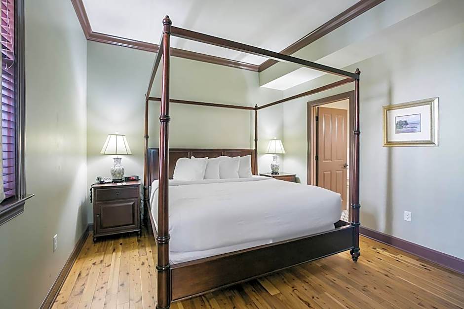 Water Street Hotel & Marina, an Ascend Collection Hotel