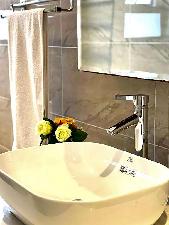 Azinnia Rivonia Guest House