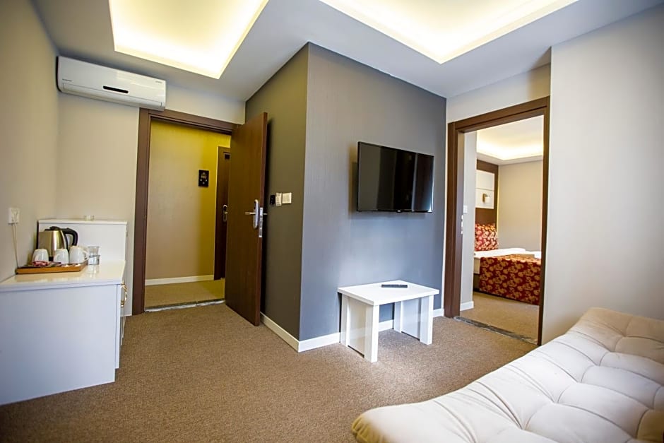 Royal Life Exclusive