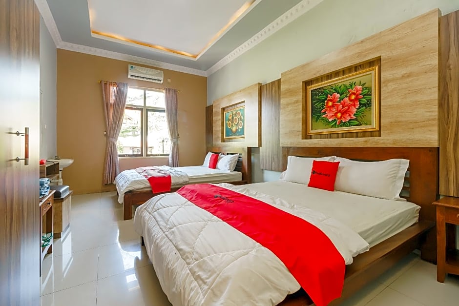 RedDoorz Resort Premium @ Sangkan Hurip Kuningan