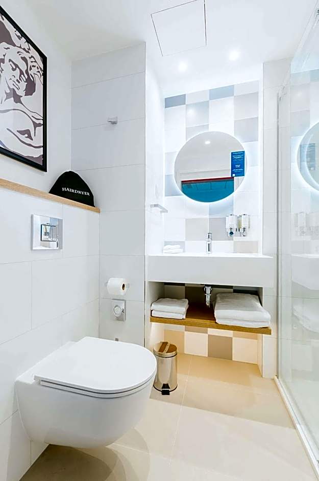 Hampton by Hilton Warsaw Reduta