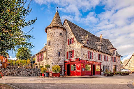 Demeures & Châteaux Auberge de la Tour - Hôtel & Restaurants - Marcolès Auvergne