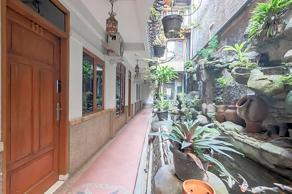 RedDoorz @ Arwiga Hotel near RS Hasan Sadikin Bandung