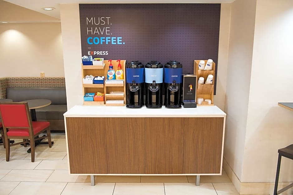 Holiday Inn Express Hotel & Suites Elkhart-South By IHG