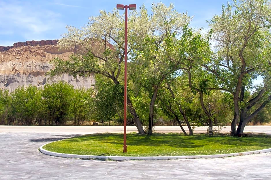 Cathedral Valley Inn