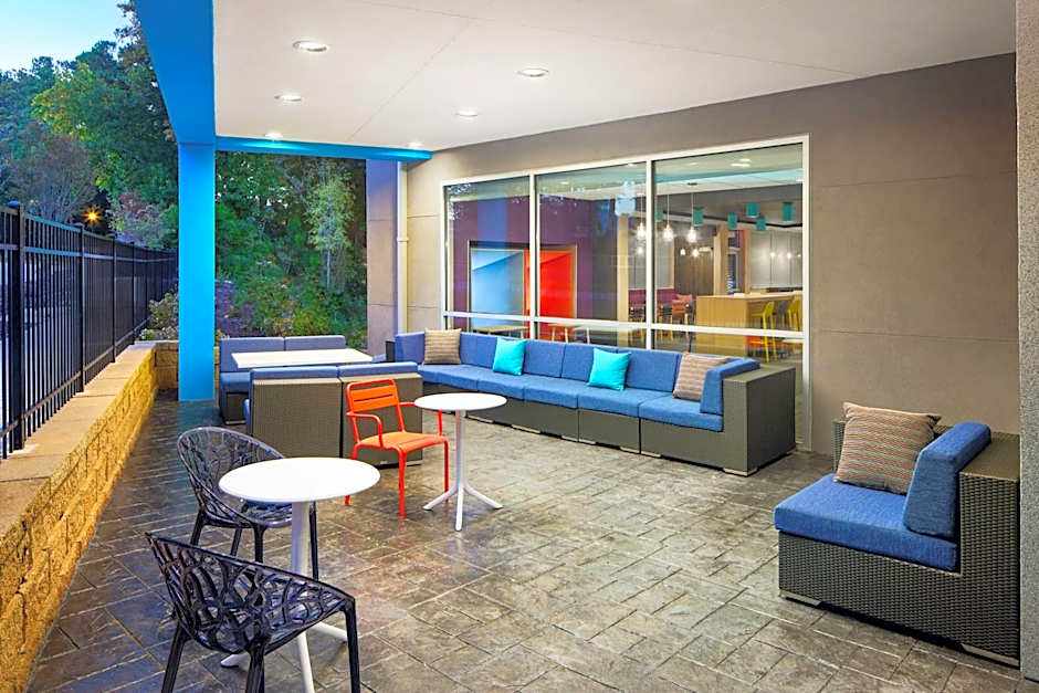 Tru by Hilton Atlanta Northlake Parkway