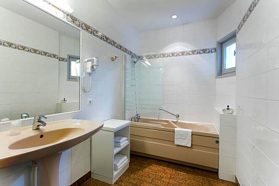 Le Charollais Motel Contact-Hôtel