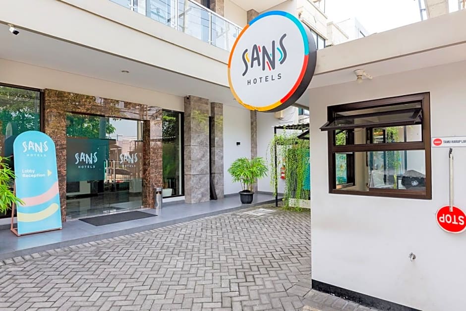 Sans Hotel Rajawali Surabaya by RedDoorz
