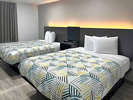 Deluxe Queen Room with Two Queen Beds - Non-Smoking