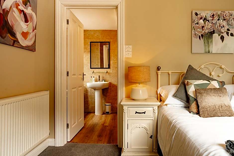 Wheatacre White Lion