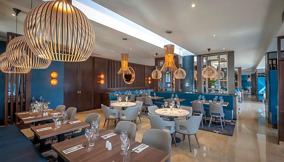 Clayton Hotel Dublin Airport