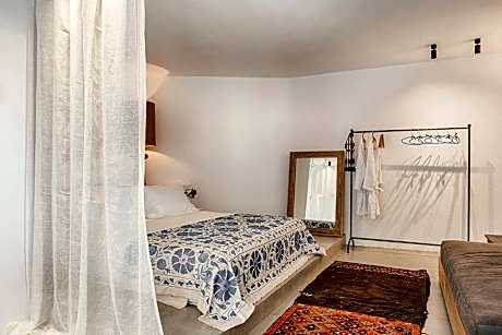 Deluxe King Suite with private terrace