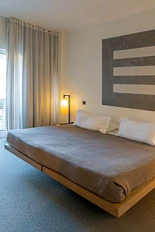 Double Room (2 Adults + 1 Child )