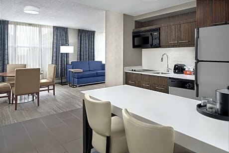 1 King Mobility Hearing Accessible Tub Corner