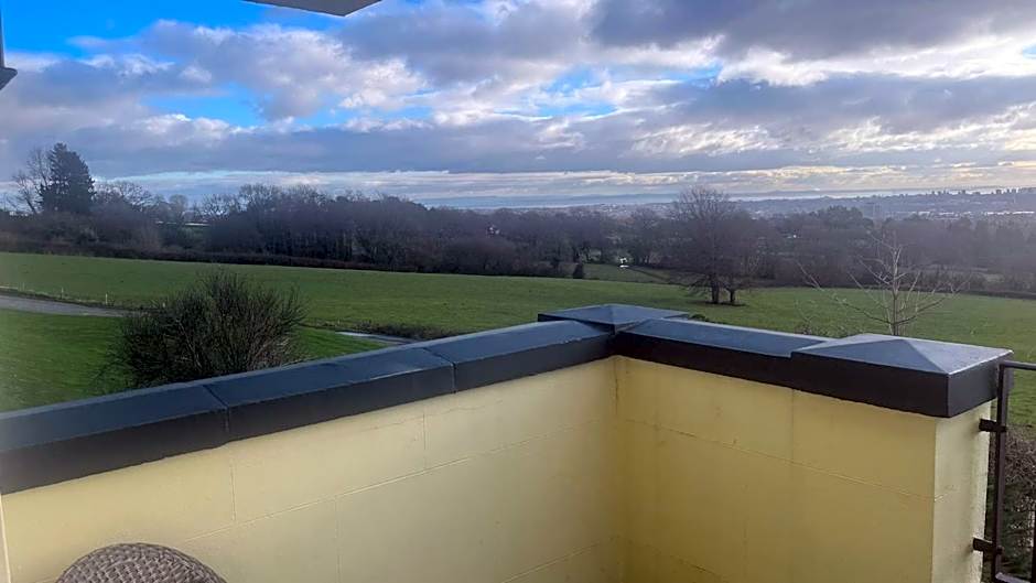 New House Country Hotel