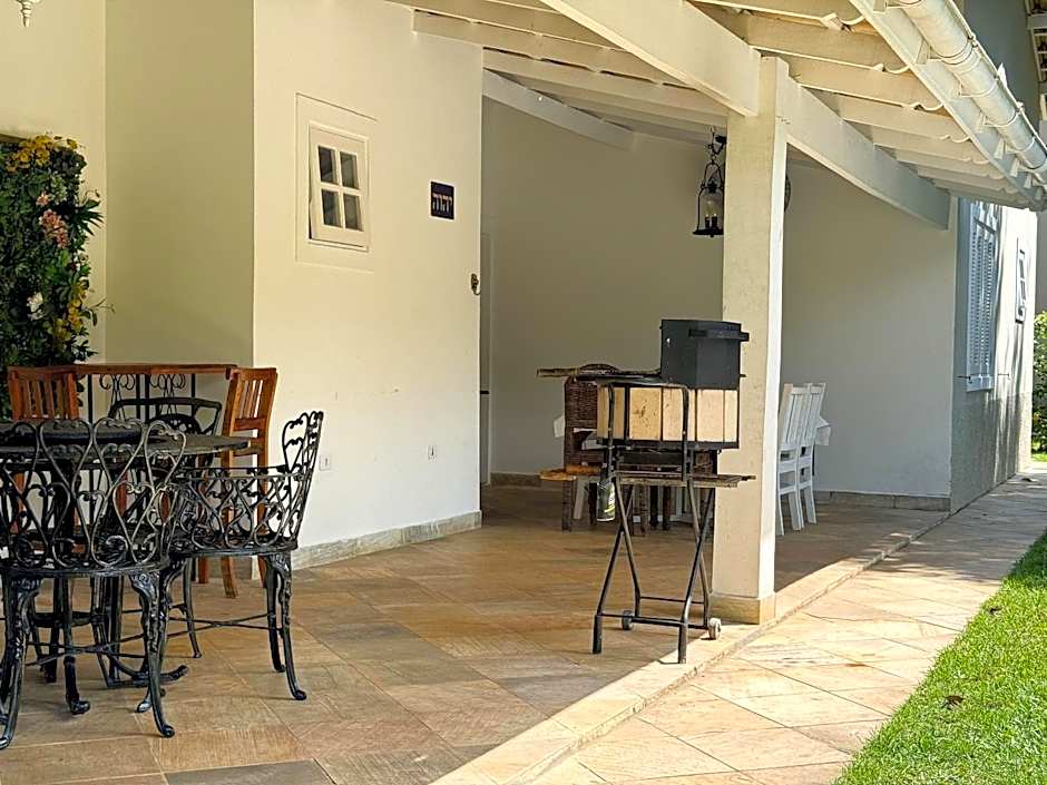 Casa com piscina privativa a 100m da Praia de Paúba