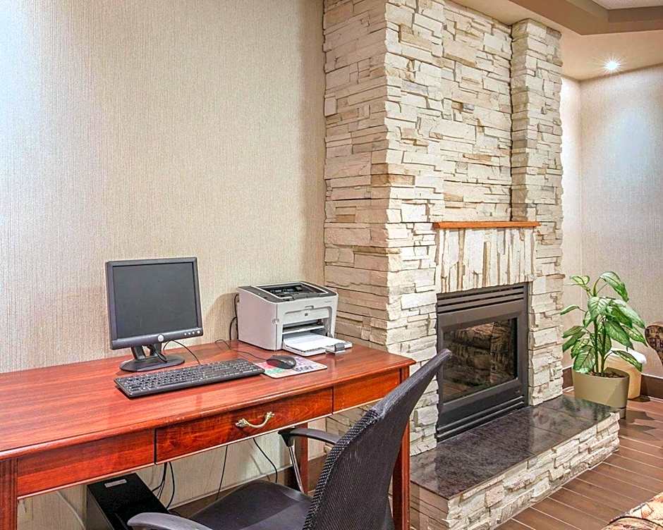 Comfort Inn & Suites University