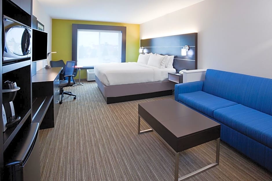 Holiday Inn Express Hotel & Suites Dickinson