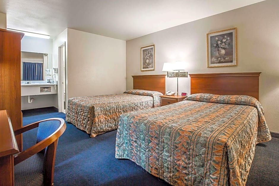 Econo Lodge Inn & Suites Ridgecrest