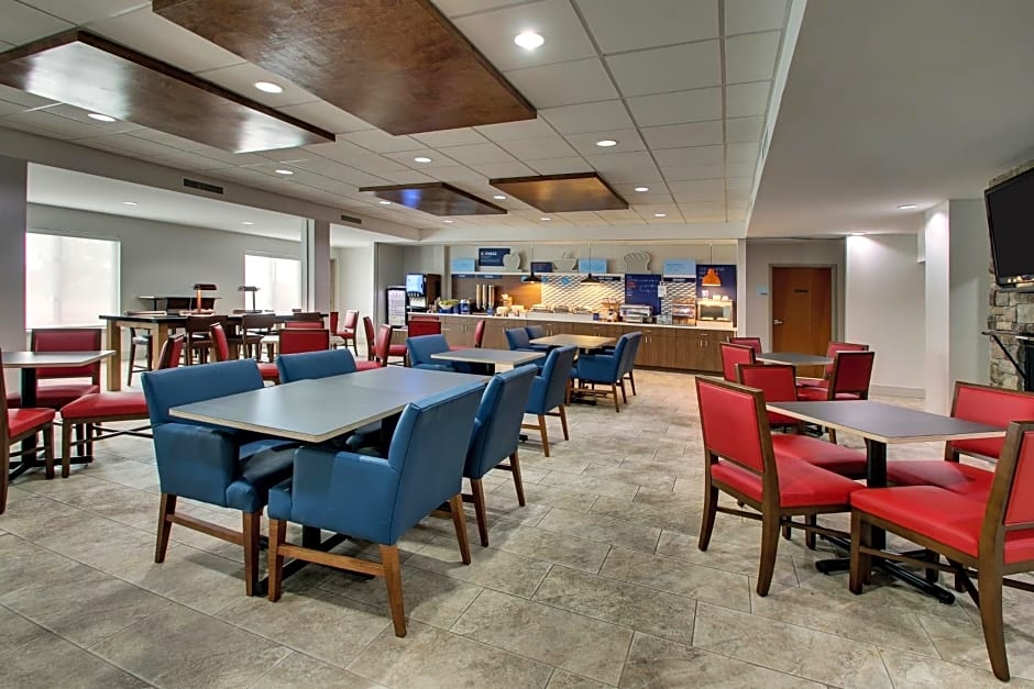 Holiday Inn Express Hotel & Suites Waukegan/Gurnee