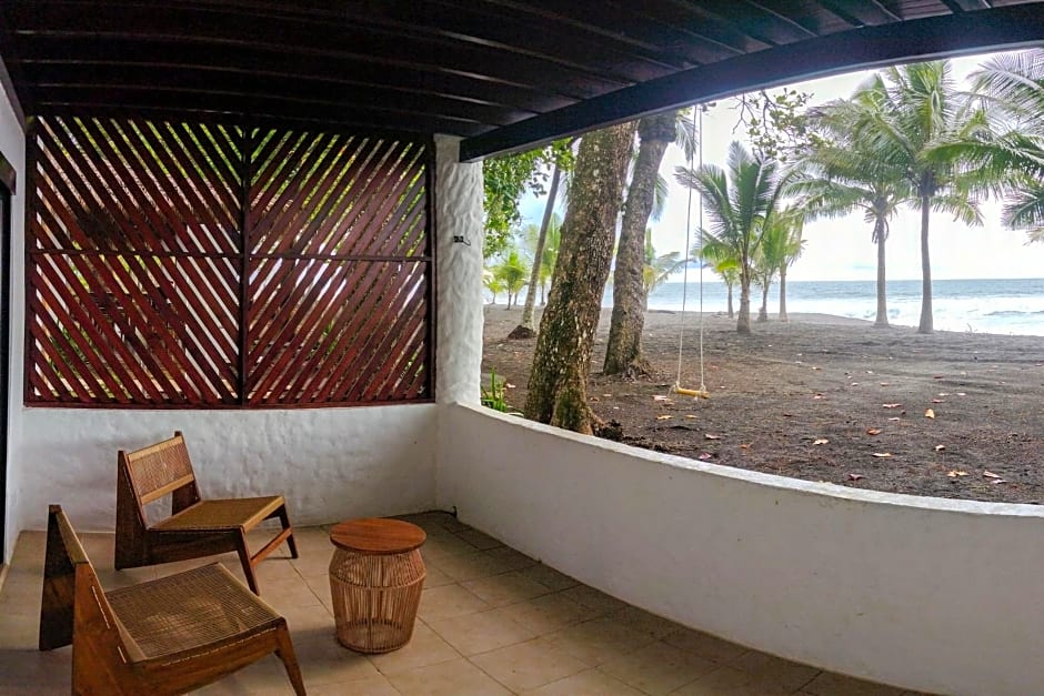 Fuego del Sol Beachfront Hotel