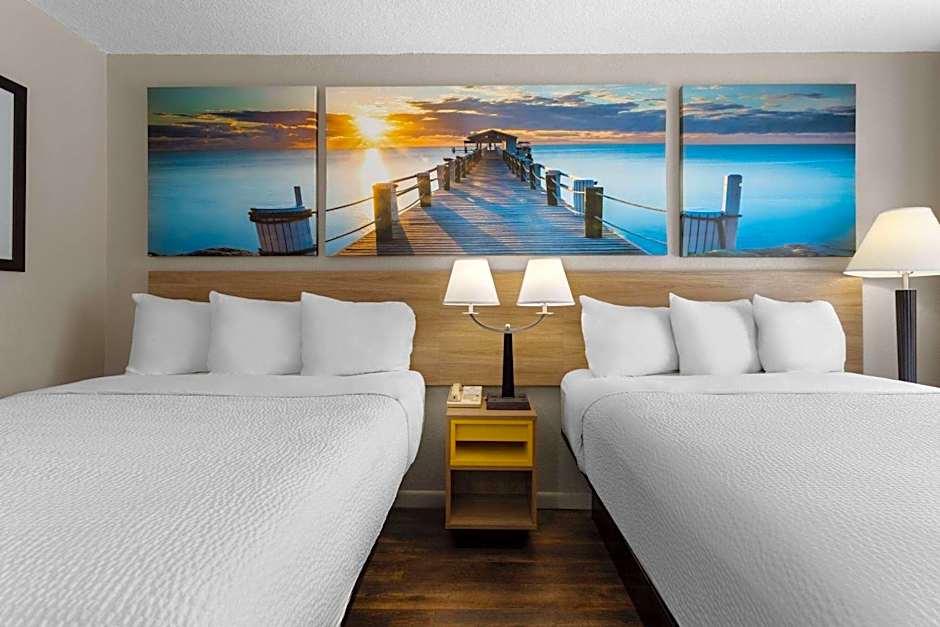 Days Inn by Wyndham St. Petersburg Central