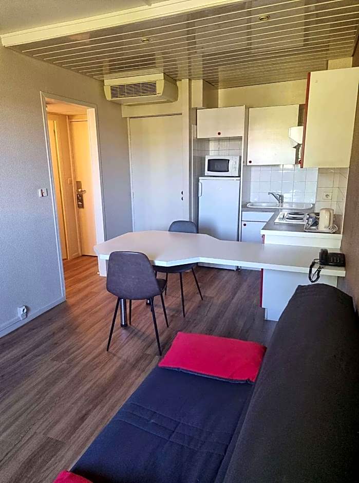 Kyriad Hotel Montpellier Centre Antigone