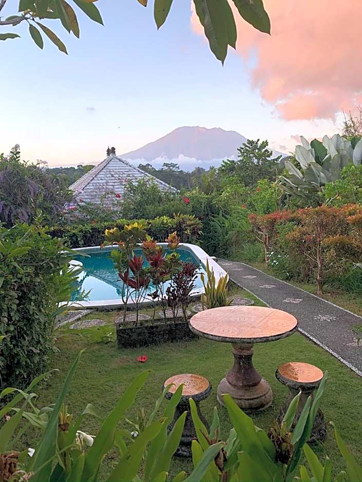 Amrita Villa Sidemen