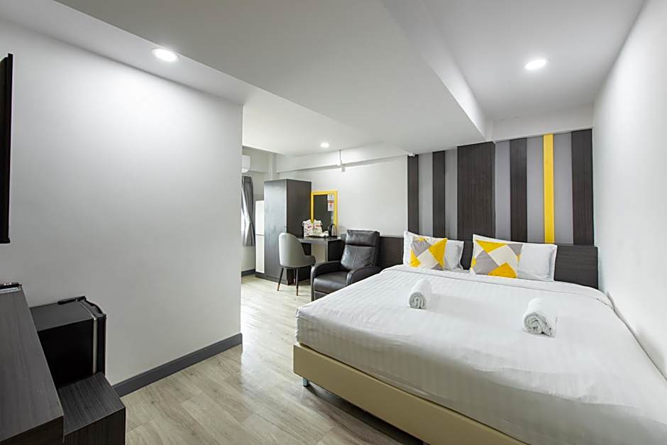 Riski Residence Bangbuathong