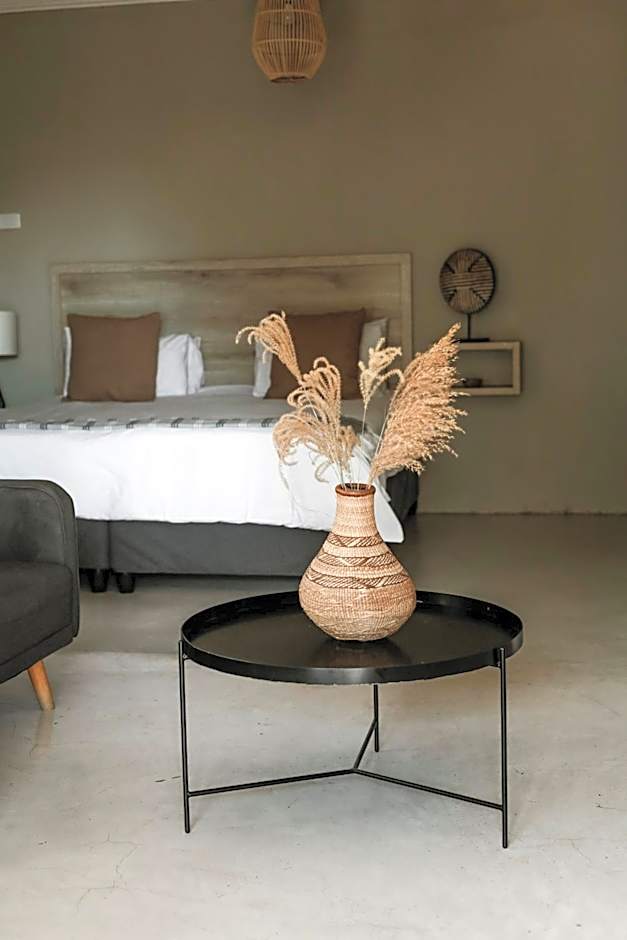 Lighthouse Guesthouse & Cafe