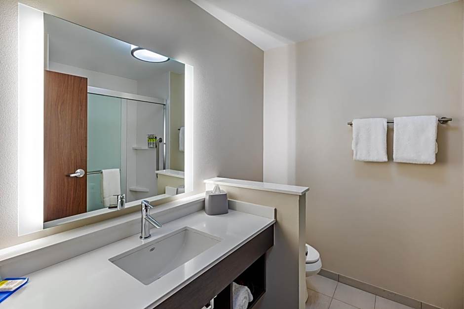 Holiday Inn Express and Suites Purcell By IHG