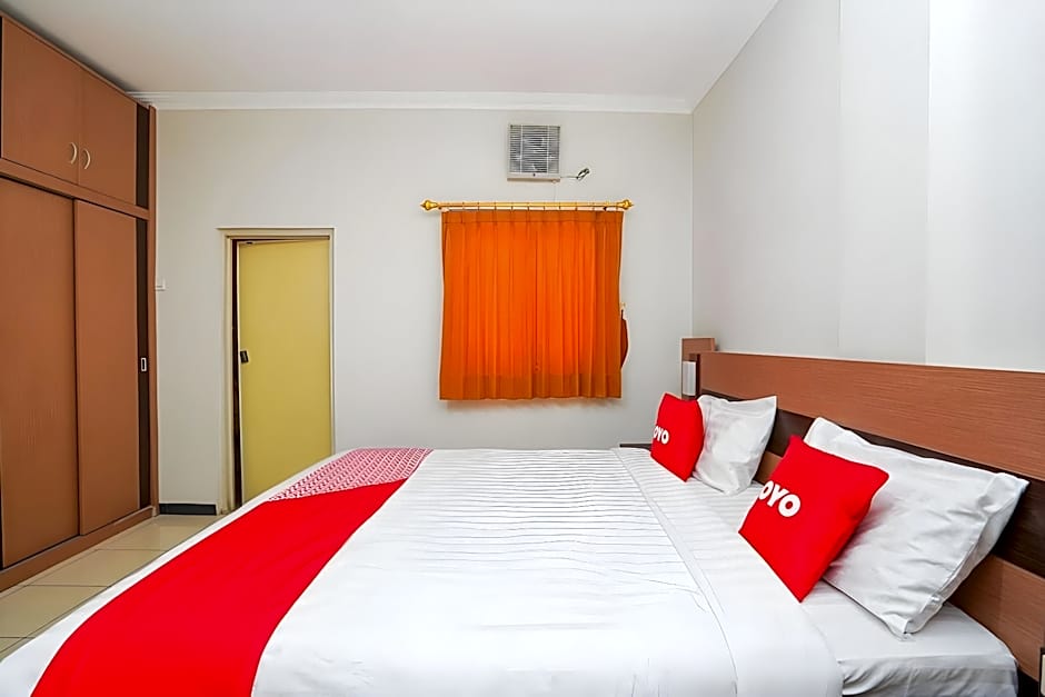 Super OYO 2075 Graha Marina