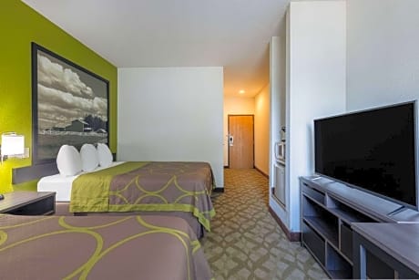 2 queen beds, mobility accessible room, non-smoking