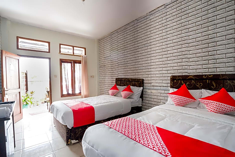 Super OYO 2961 Artana Bed & Breakfast