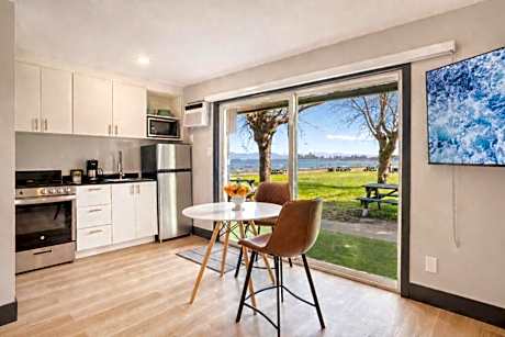 Oceanview Two-Bedroom Cabin