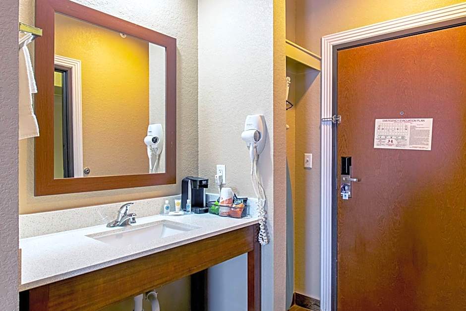 Comfort Inn & Suites Fredericksburg