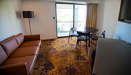 One-Bedroom Suite with Two Queen Beds