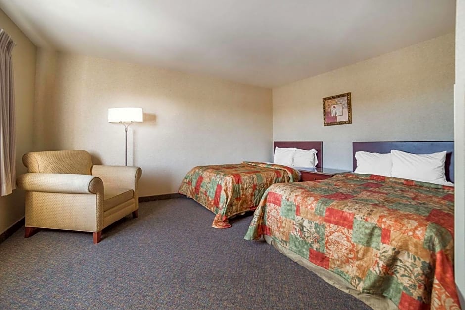 Rodeway Inn & Suites