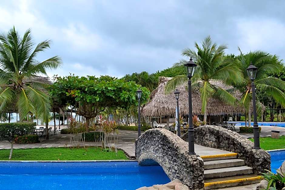 Amatique Bay Hotel
