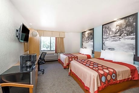 2 Double Beds Smoking