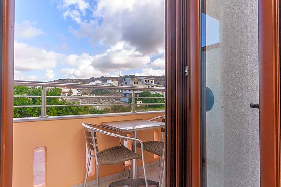 Alexander Beach Hotel