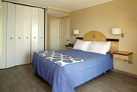 One-Bedroom Apartment with no sea view