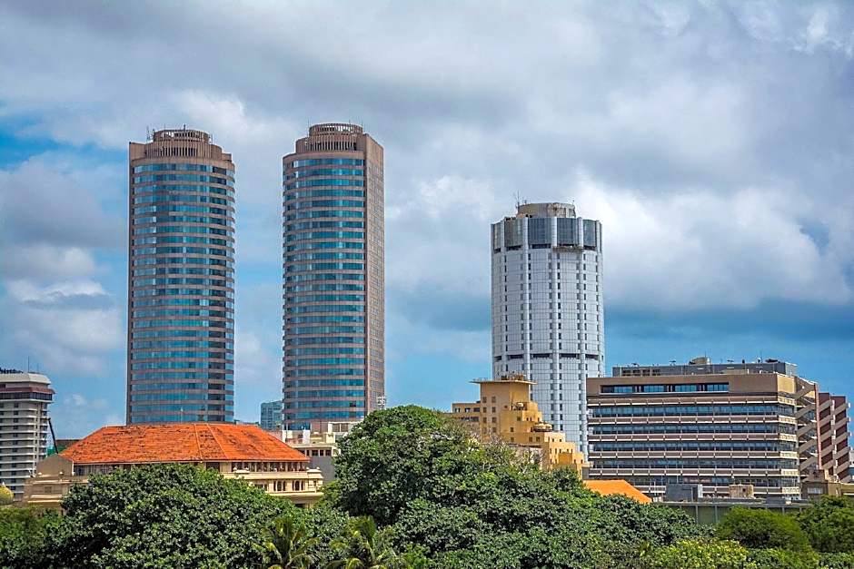 Metro Port City Hotel