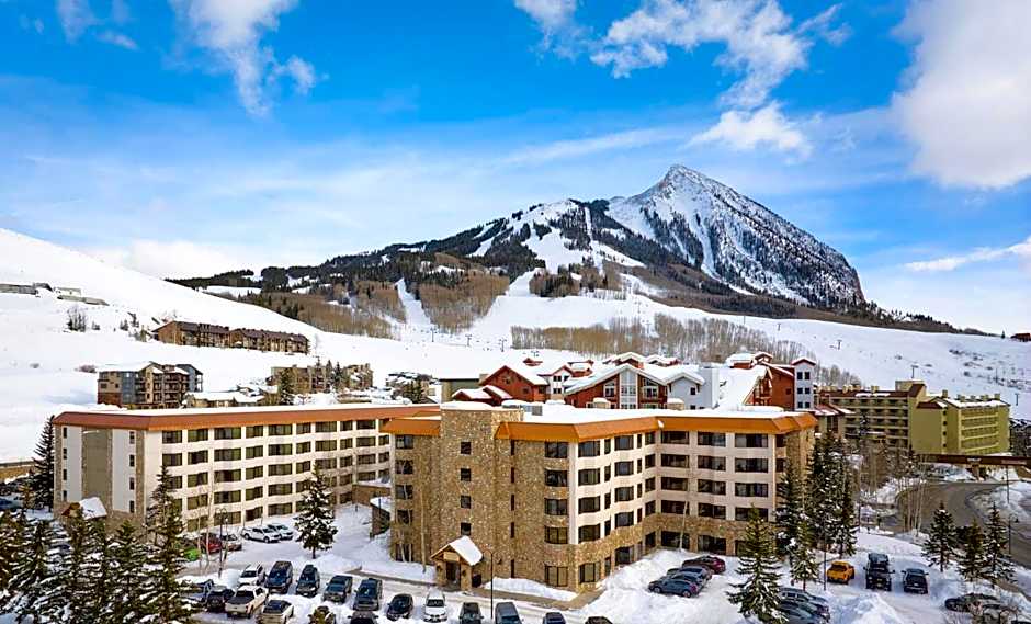 The Grand Lodge Hotel and Suites