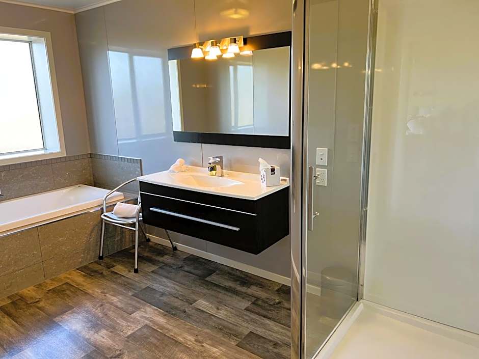 Fiordland Lakeview Motel and Apartments