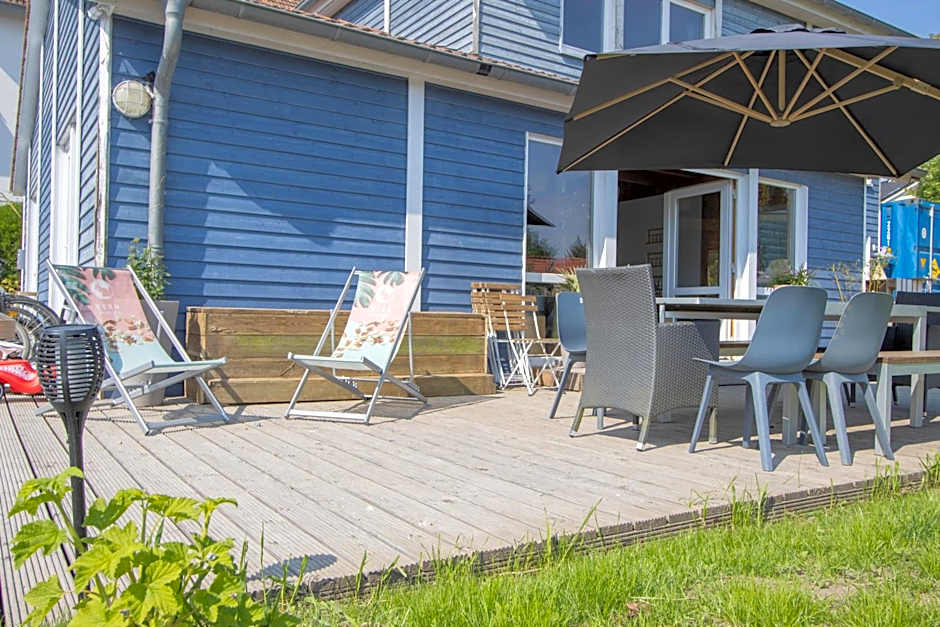 Hostel oder Ferienwohnung 1-16 Personen im BLAUEN HAUS