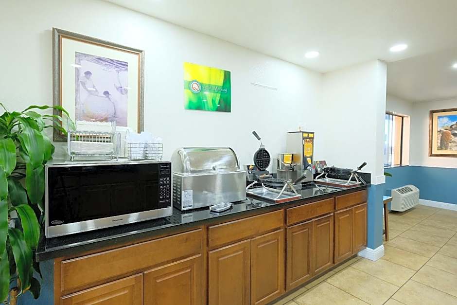 Quality Inn Holbrook near Petrified Forest