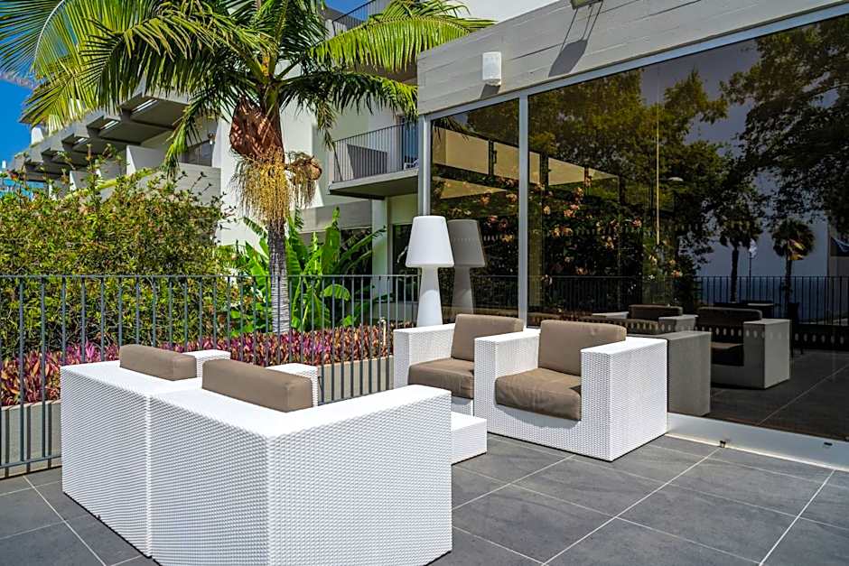 Hotel Girassol - Suite Hotel