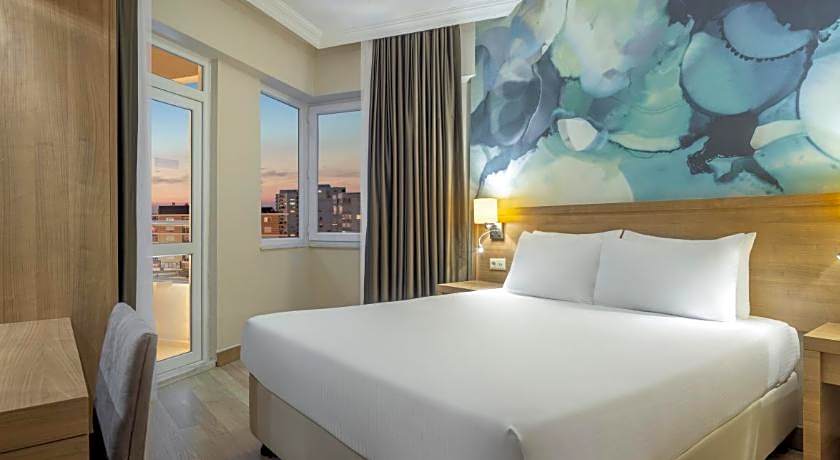 Wyndham Garden Lara