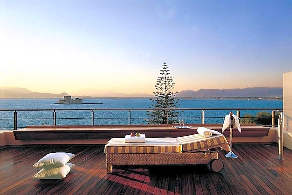 Amphitryon Hotel